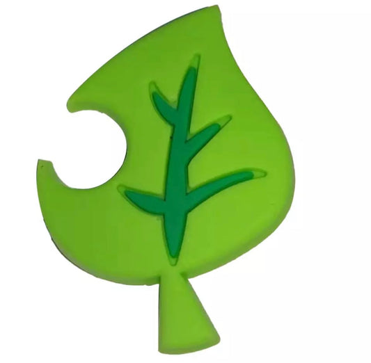 Green leaf charm 